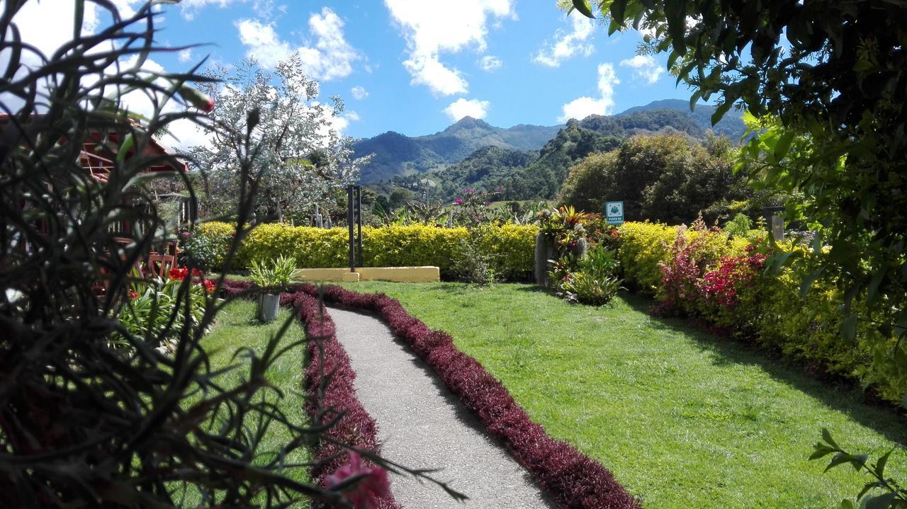 Coliving La Boira Panzió Jardin Kültér fotó