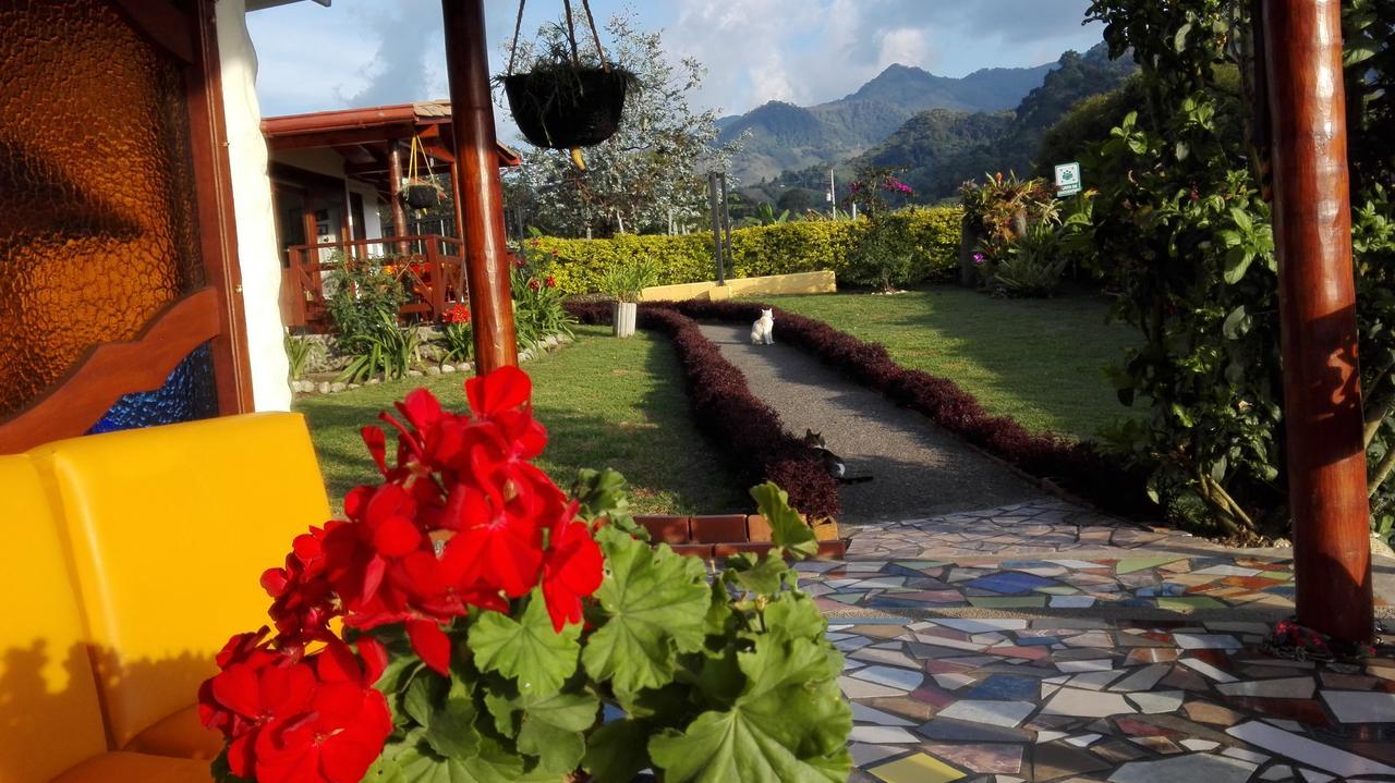 Coliving La Boira Panzió Jardin Kültér fotó