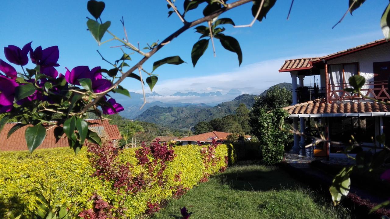 Coliving La Boira Panzió Jardin Kültér fotó